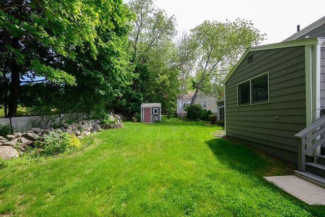 40 Bell Rd, Weymouth, MA 02188