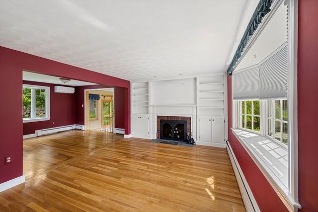 40 Bell Rd, Weymouth, MA 02188