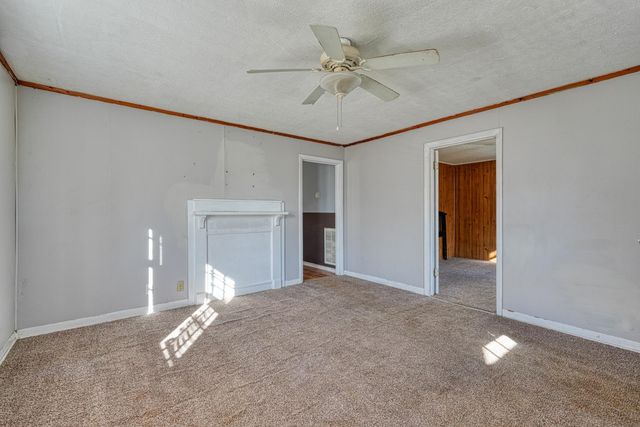 92 North St, Duncan, SC 29334