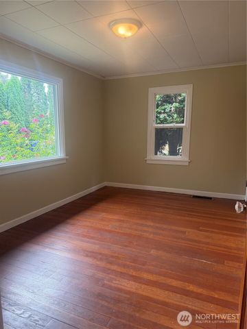 15122 S 42nd Ave, Tukwila, WA 98188