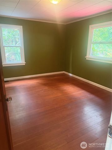 15122 S 42nd Ave, Tukwila, WA 98188