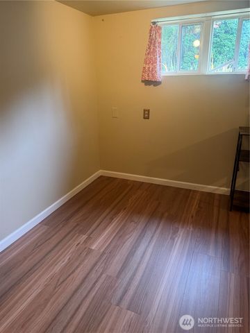 15122 S 42nd Ave, Tukwila, WA 98188