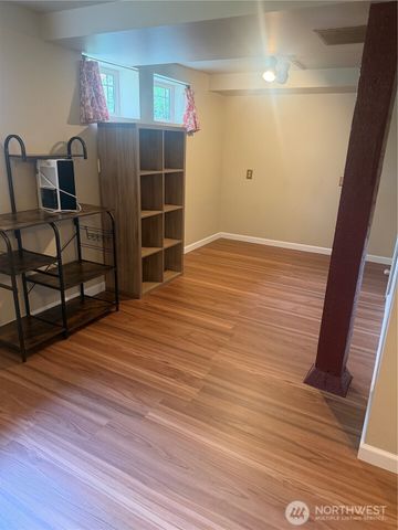 15122 S 42nd Ave, Tukwila, WA 98188