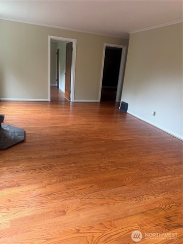 15122 S 42nd Ave, Tukwila, WA 98188