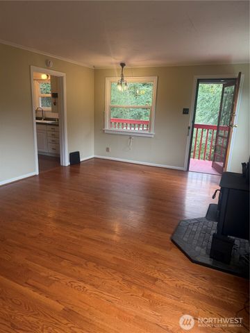 15122 S 42nd Ave, Tukwila, WA 98188