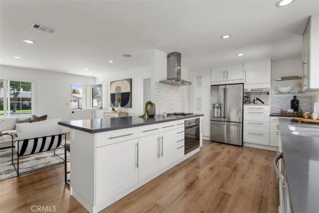 2835 Portola, Costa Mesa, CA 92626