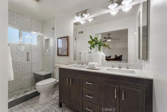 2835 Portola, Costa Mesa, CA 92626
