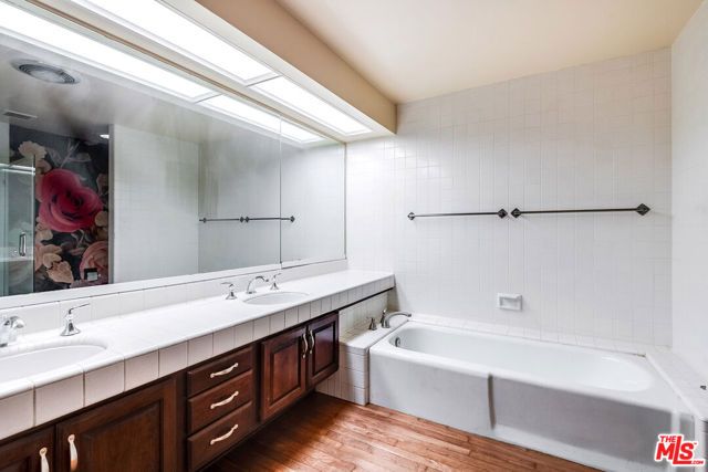 211 S Spalding Drive 107N, Beverly Hills, CA 90212