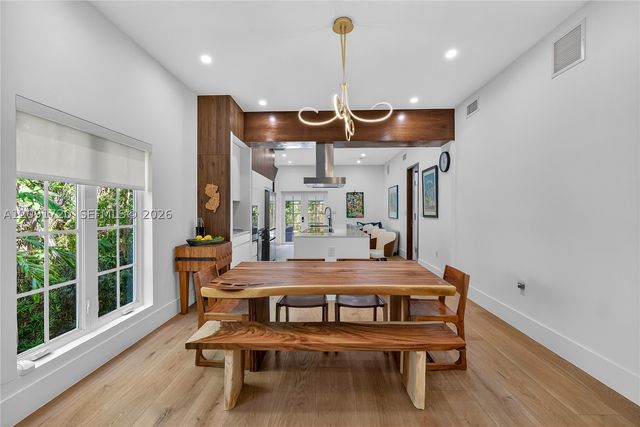 1109 Almeria Ave, Coral Gables, FL 33134