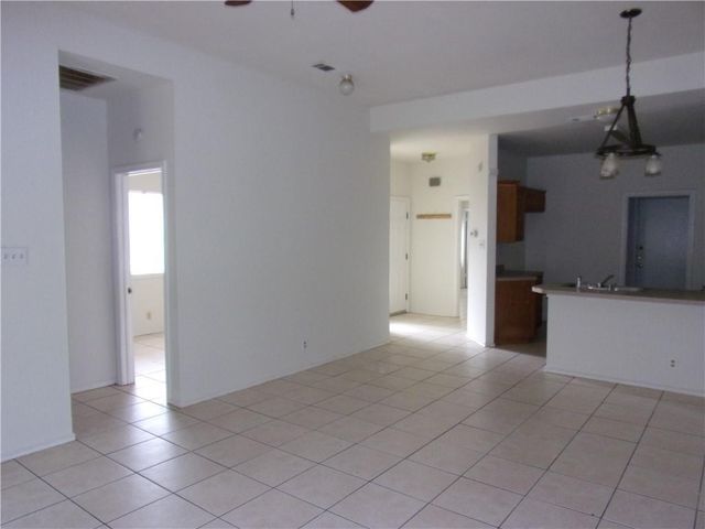 1227 Armadillo RD B, Austin, TX 78745