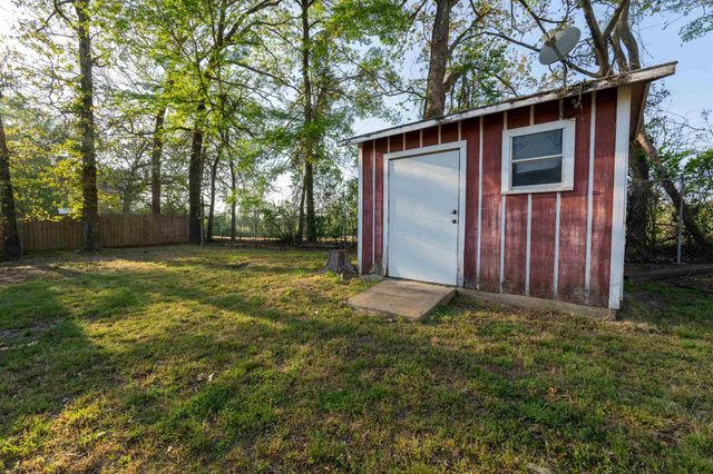 309 River Oaks Dr, Jefferson, TX 75667
