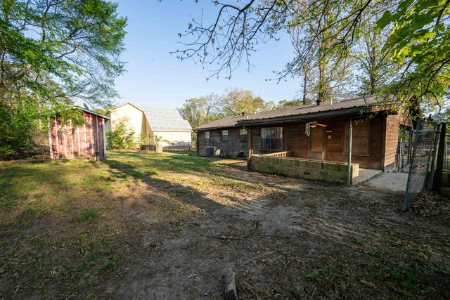 309 River Oaks Dr, Jefferson, TX 75667