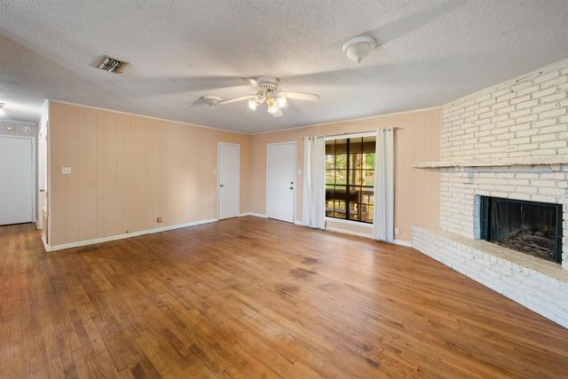 309 River Oaks Dr, Jefferson, TX 75667