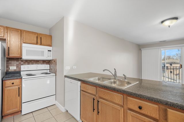 3423 Ridgeland Avenue 203, Berwyn, IL 60402