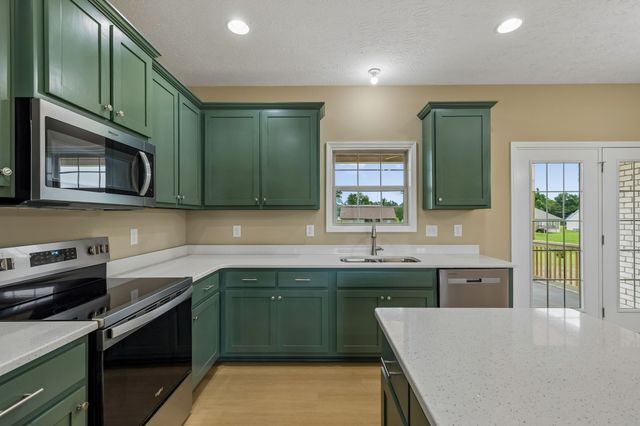 175 Cheney Ln, Lafayette, TN 37083