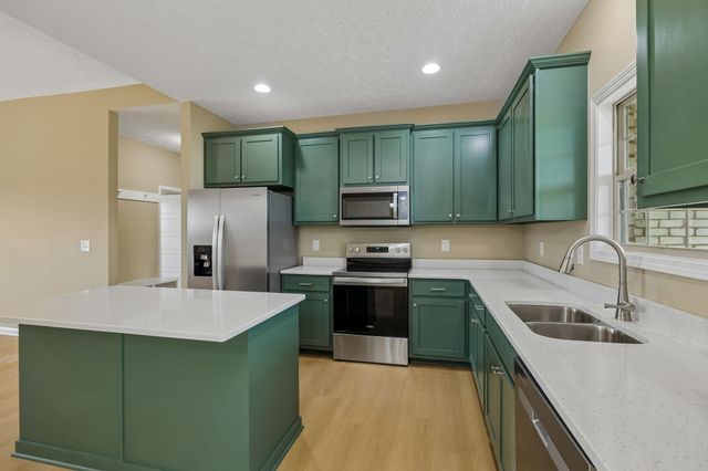 175 Cheney Ln, Lafayette, TN 37083