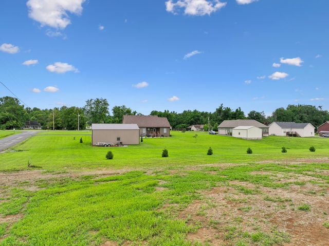 175 Cheney Ln, Lafayette, TN 37083