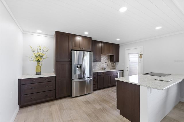 765 JOHN RINGLING BOULEVARD 23, Sarasota, FL 34236