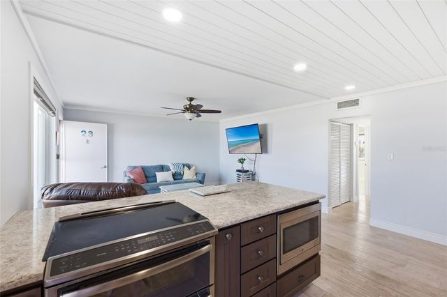 765 JOHN RINGLING BOULEVARD 23, Sarasota, FL 34236