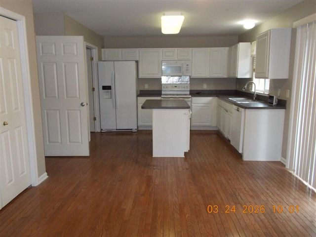 9855 High Meadow Drive, Ypsilanti, MI 48198