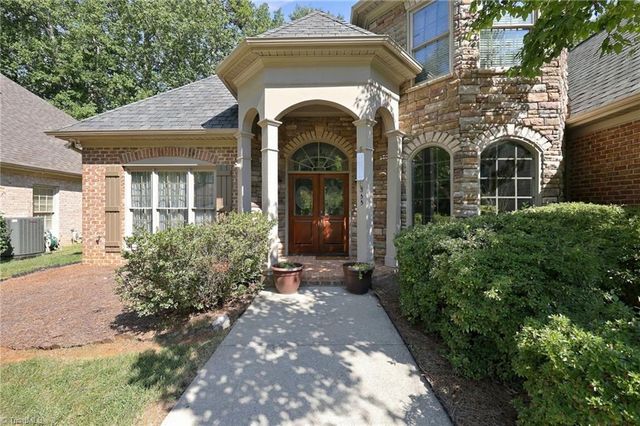 355 Brookton Drive, Clemmons, NC 27012