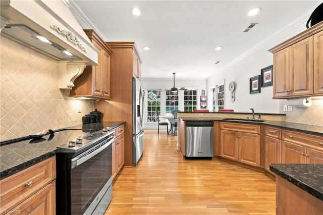 355 Brookton Drive, Clemmons, NC 27012