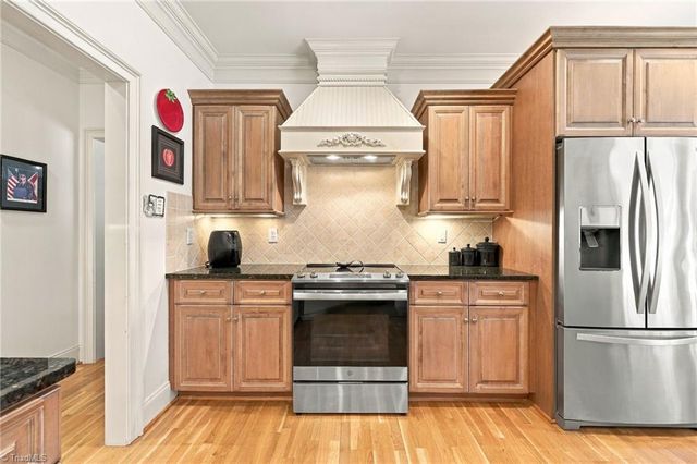 355 Brookton Drive, Clemmons, NC 27012