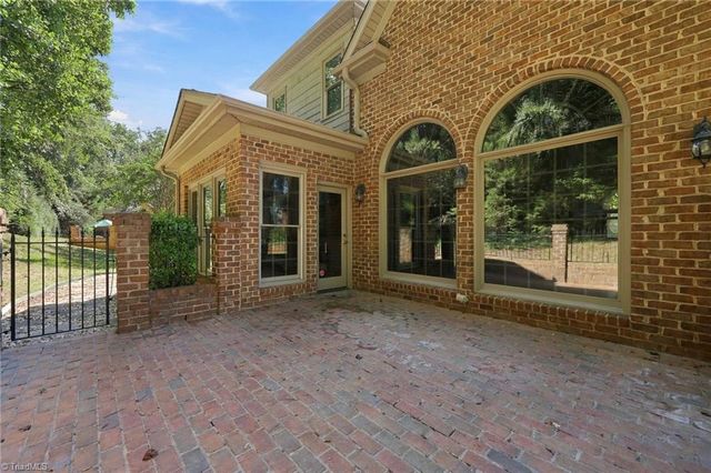 355 Brookton Drive, Clemmons, NC 27012