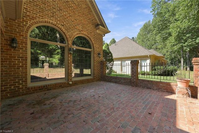 355 Brookton Drive, Clemmons, NC 27012