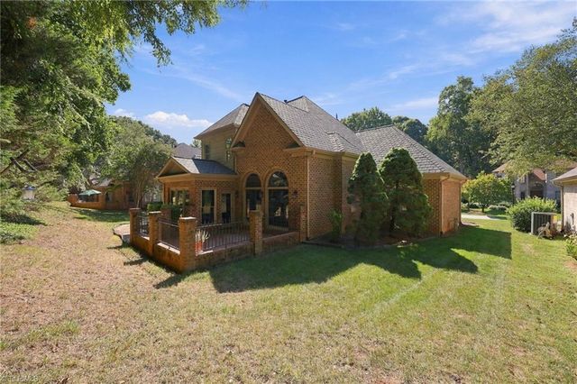 355 Brookton Drive, Clemmons, NC 27012