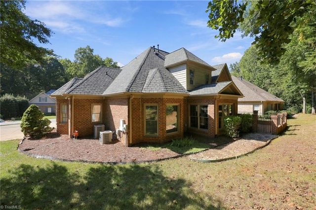 355 Brookton Drive, Clemmons, NC 27012