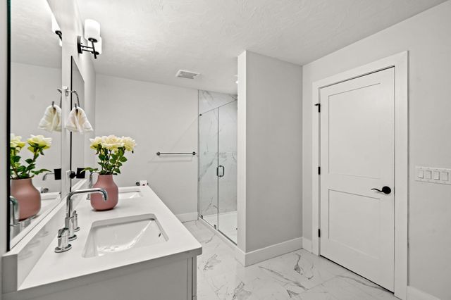 318 Bishop Street 318, Framingham, MA 01702