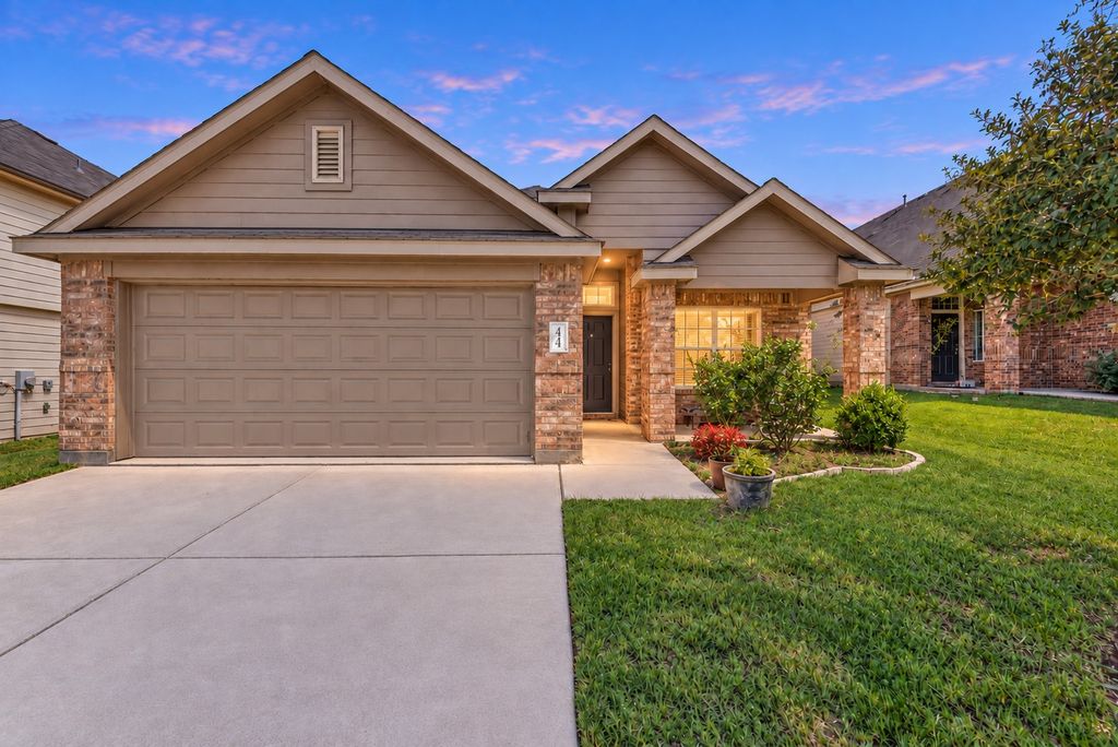 1429 Tall Pine Way, Fort Worth, TX 76112 — exterior