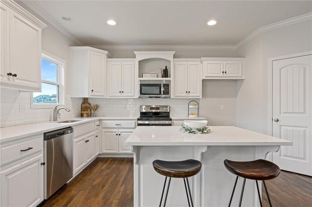 8969 NE 99th Street, Kansas City, MO 64157