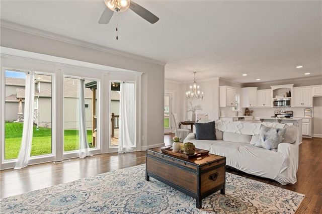 8969 NE 99th Street, Kansas City, MO 64157