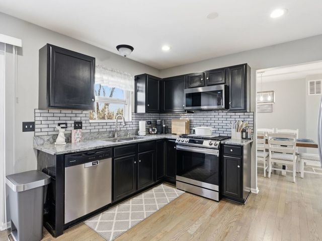 186 Manning Avenue, Montgomery, IL 60538