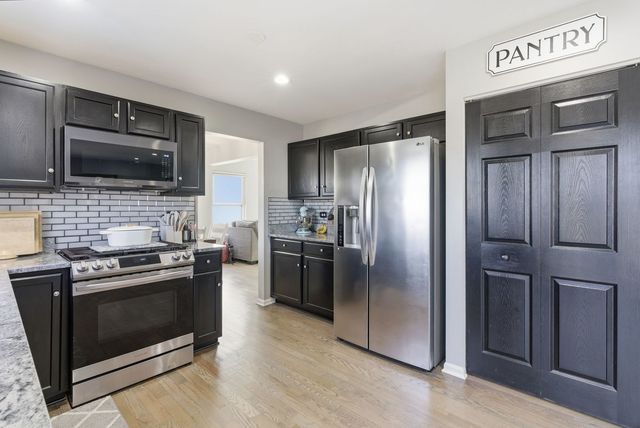 186 Manning Avenue, Montgomery, IL 60538