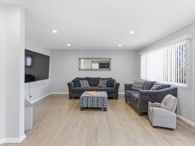 186 Manning Avenue, Montgomery, IL 60538