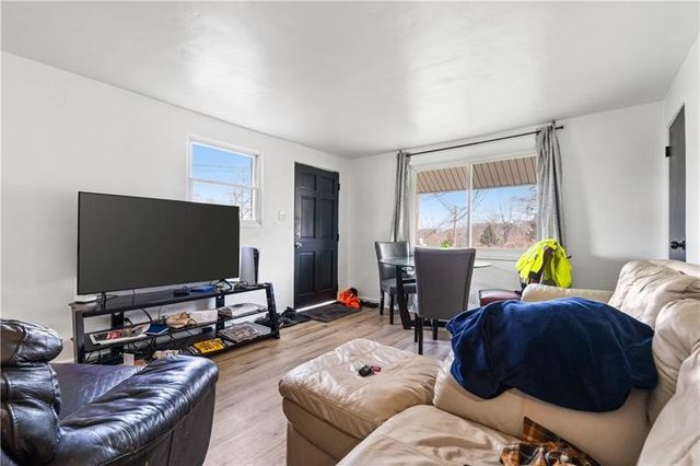 546 Old Frankstown Rd, Monroeville, PA 15146