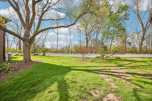 170 Grove Avenue B, Des Plaines, IL 60016