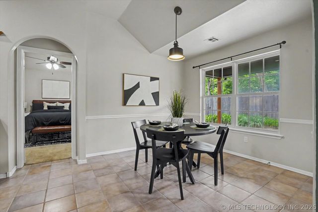 9816 E 109th Street N, Owasso, OK 74055