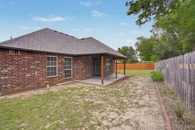 9816 E 109th Street N, Owasso, OK 74055