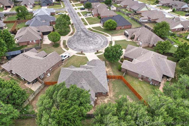 9816 E 109th Street N, Owasso, OK 74055