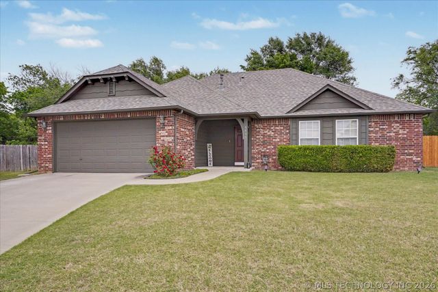 9816 E 109th Street N, Owasso, OK 74055