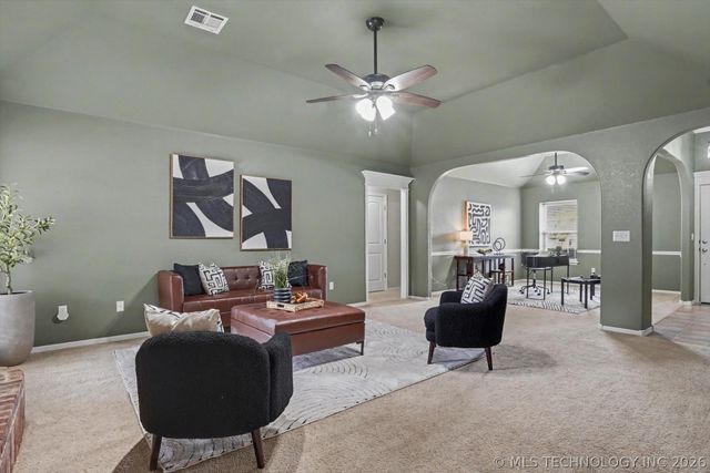 9816 E 109th Street N, Owasso, OK 74055