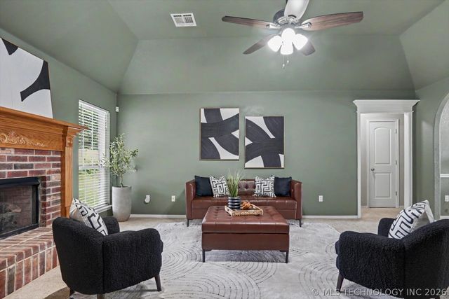9816 E 109th Street N, Owasso, OK 74055