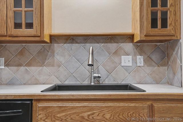 9816 E 109th Street N, Owasso, OK 74055