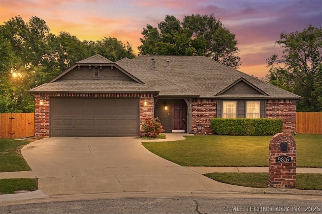 9816 E 109th Street N, Owasso, OK 74055