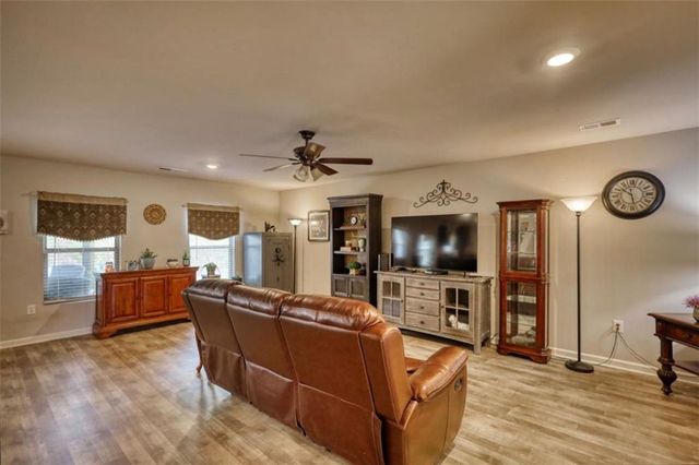 214 Woodlands Drive, Jackson, GA 30233