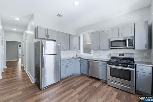 913 S 18th Street 2, Newark, NJ 07108